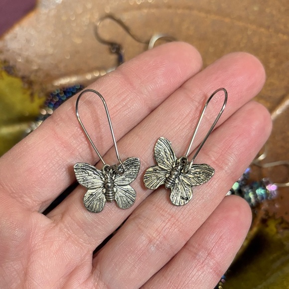 Elegant Silver and Blue Beaded Earrings Bundle - Picture 7 of 9